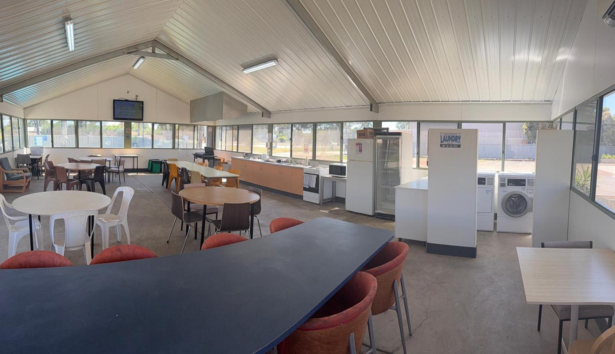 Mia Motel กริฟฟิท ภายนอก รูปภาพ